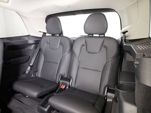 Certified 2025 Volvo XC90 B6 Plus w/ Protection Package Premier AWD/4WD image 24