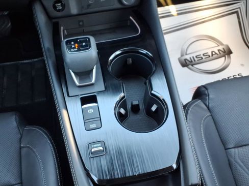 Certified 2024 Nissan Rogue Platinum w/ Platinum Premium Package image 25