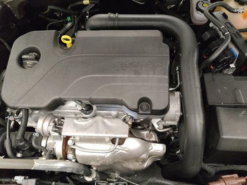 Used 2022 Chevrolet Malibu LT image 30