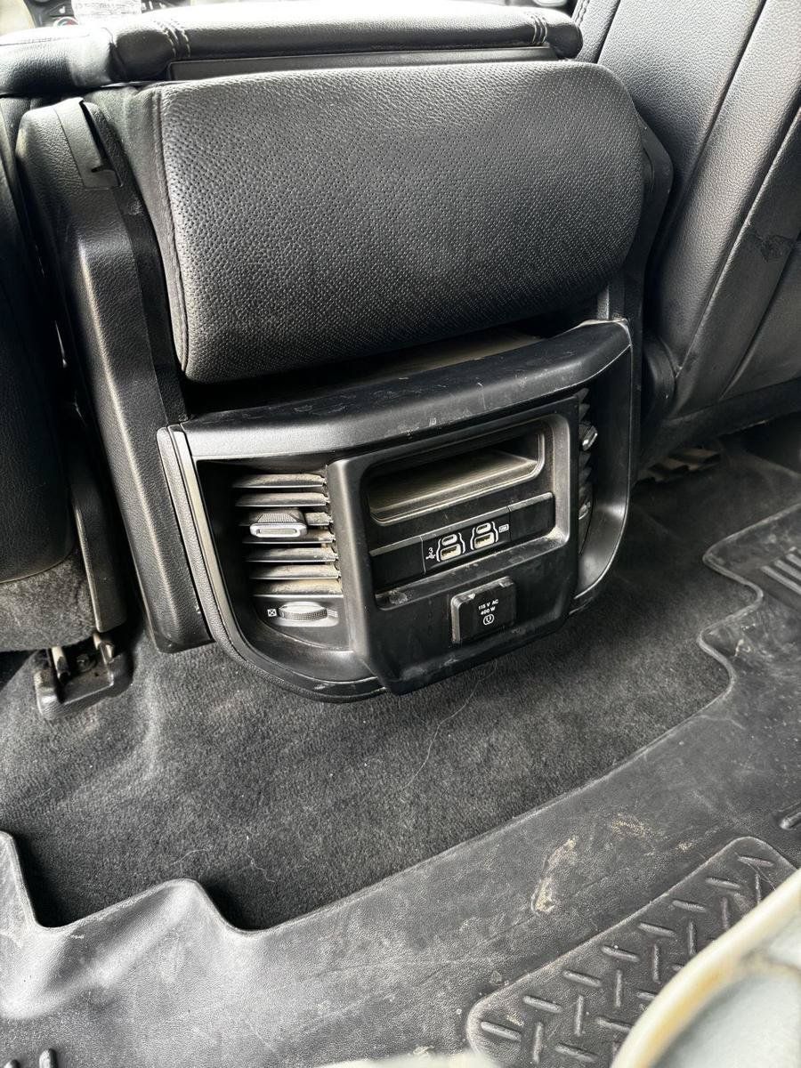Used 2020 RAM 1500 Laramie AWD/4WD image 18