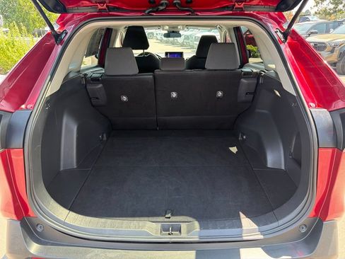 Used 2025 Toyota RAV4 XLE AWD/4WD image 18