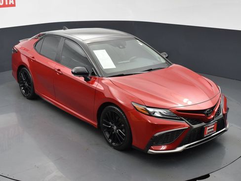 Used 2022 Toyota Camry XSE w/ Navigation Package FWD image 30