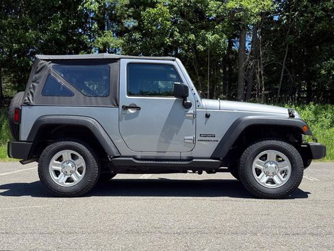 Used 2015 Jeep Wrangler Sport AWD/4WD image 4