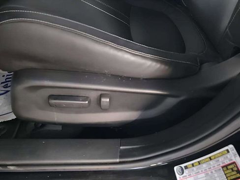 Used 2018 Honda Civic EX-L image 16