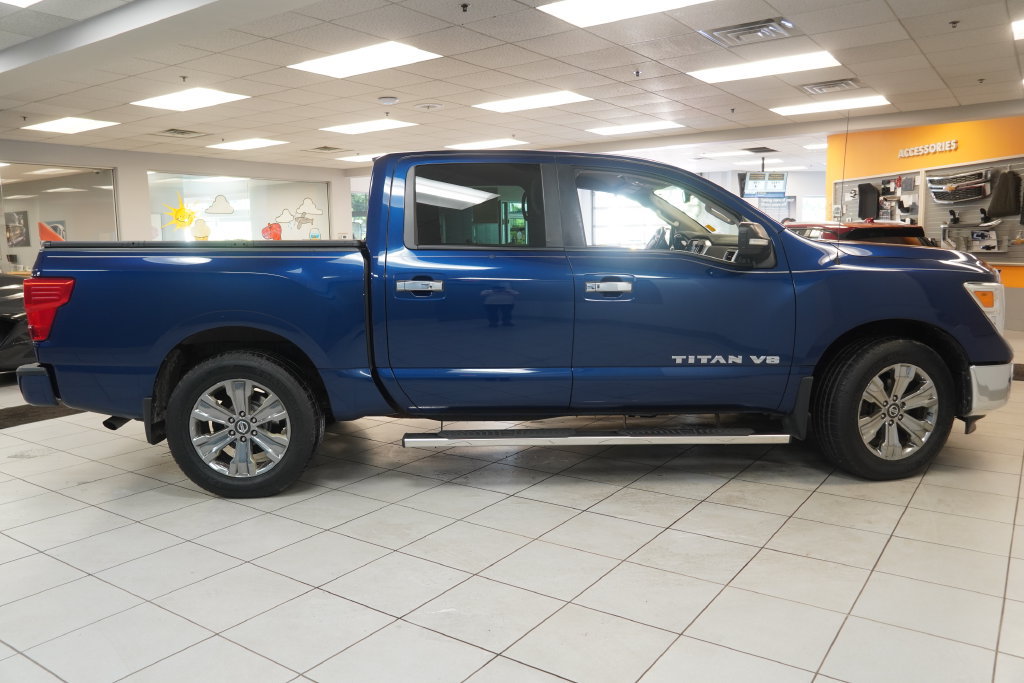 Used 2018 Nissan Titan SV w/ SV Convenience Package AWD/4WD image 29