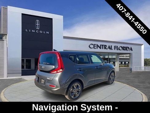 Used 2021 Kia Soul EX image 2