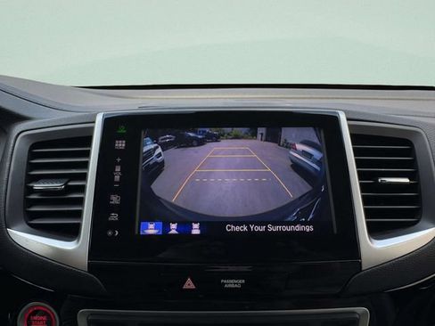 Used 2016 Honda Pilot Touring image 15