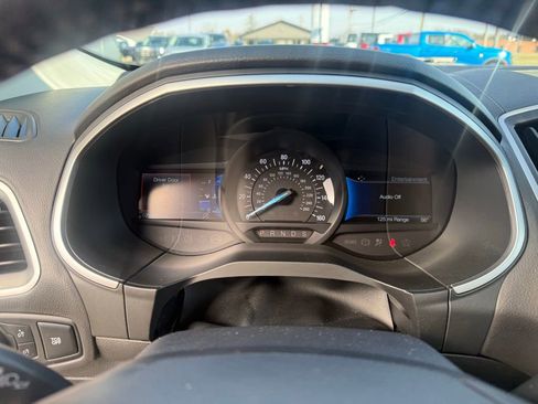 Used 2021 Ford Edge SEL image 25