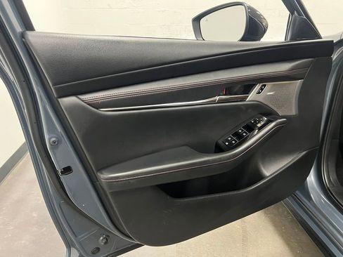 Used 2023 MAZDA MAZDA3 s image 25