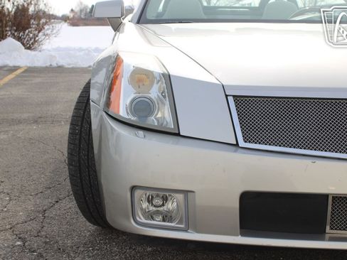 Used 2005 Cadillac XLR image 26
