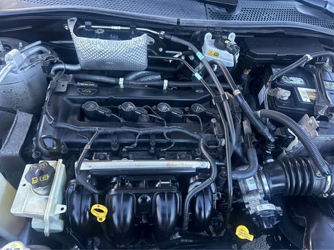 Used 2010 Ford Focus SE image 21