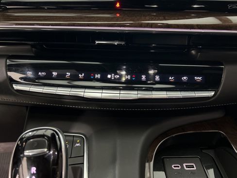 Used 2021 Cadillac Escalade Sport Platinum image 15