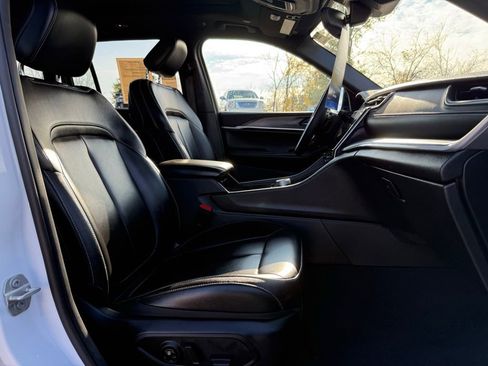 Used 2024 Jeep Grand Cherokee Limited 4xe image 23