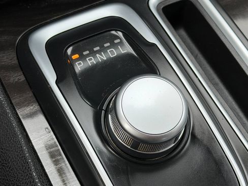 Used 2015 Chrysler 300 Limited image 49