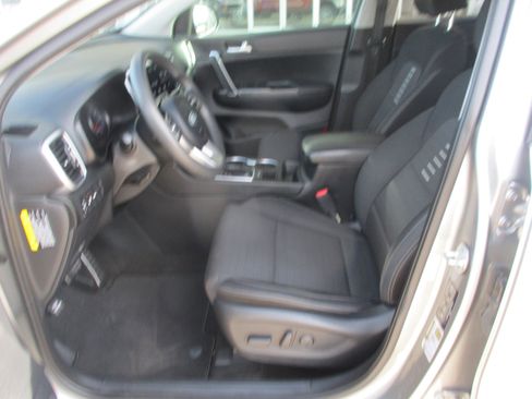 Used 2021 Kia Sportage LX w/ LX Fwd Popular Package image 4