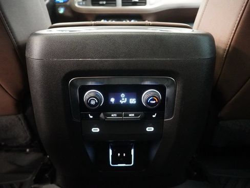 Used 2023 Chevrolet Tahoe High Country AWD/4WD image 34