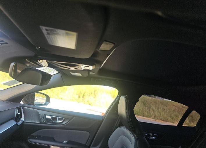Used 2019 Volvo S60 T5 R-Design FWD image 12