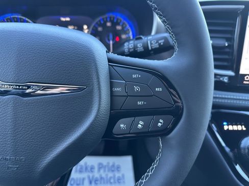 New 2026 Chrysler Pacifica Select image 66