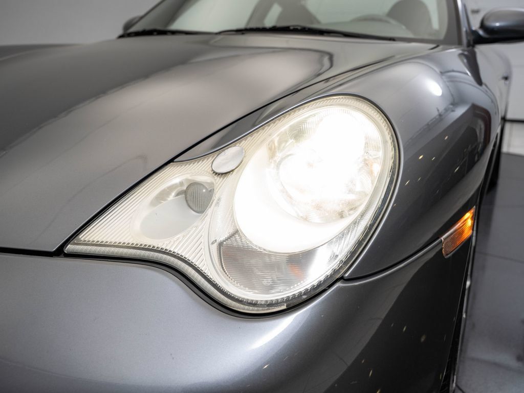Used 2002 Porsche 911 Carrera RWD image 15