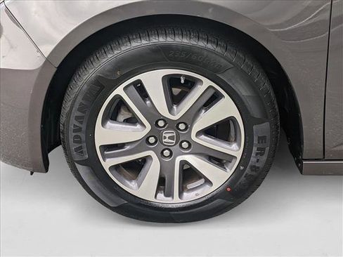 Used 2016 Honda Odyssey Touring Elite image 25