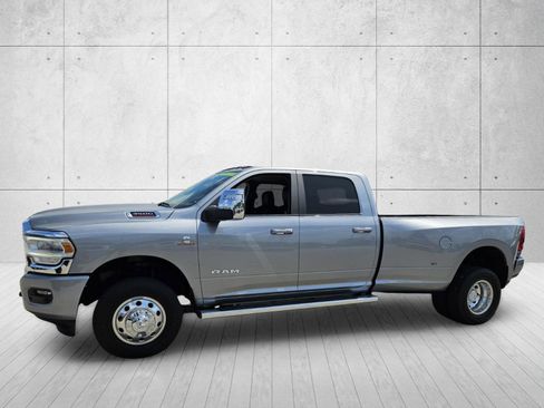 Used 2024 RAM 3500 Laramie AWD/4WD image 3