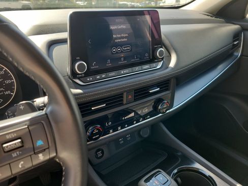 Used 2025 Nissan Rogue SV FWD image 23
