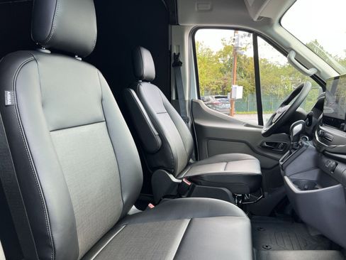 New 2026 Ford Transit 250 148 Medium Roof w/ Load Area Protection Package image 24