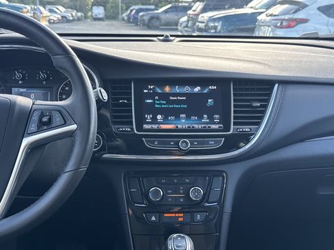 Used 2020 Buick Encore Preferred AWD/4WD image 9