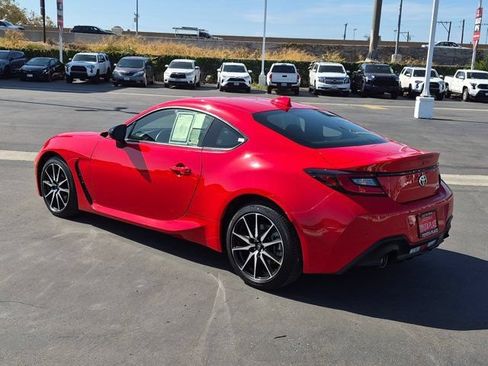 Used 2022 Toyota GR86 w/ ALL Weather Mat Package (TMS) RWD image 11