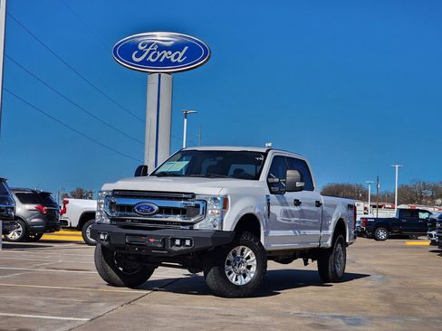 Used 2020 Ford F350 XLT w/ FX4 Off-Road Package image 3