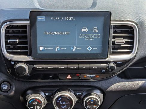 Used 2025 Hyundai Venue SEL FWD image 22