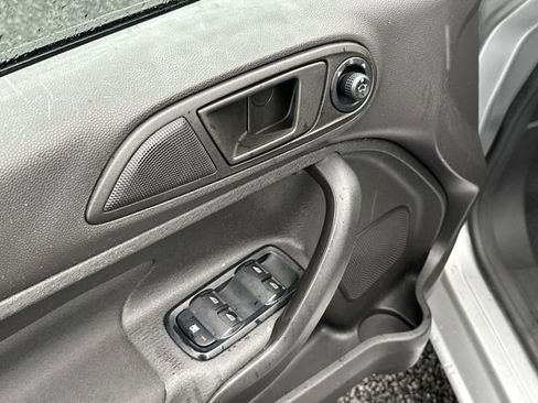 Used 2018 Ford Fiesta SE image 14