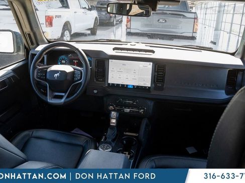 Used 2025 Ford Bronco Badlands image 21