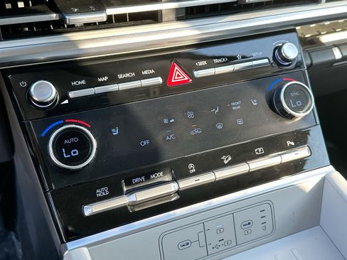 Used 2025 Hyundai Santa Fe SEL image 18