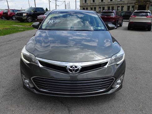 Used 2013 Toyota Avalon Limited FWD image 3