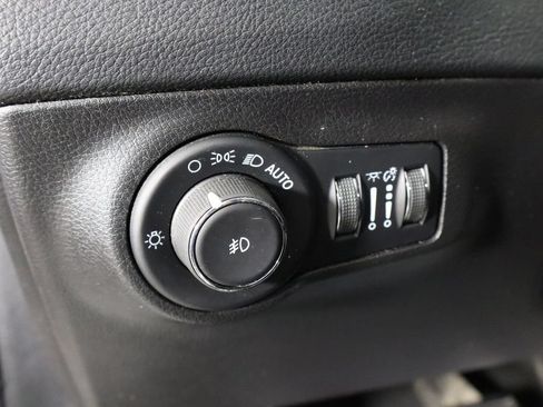 Used 2021 Jeep Compass Trailhawk AWD/4WD image 17