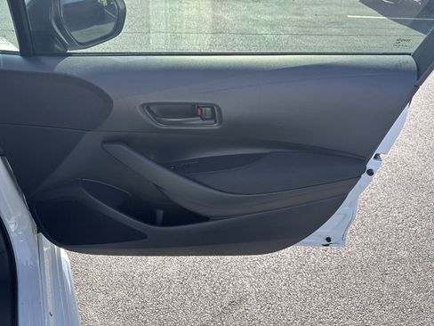 Used 2025 Toyota Corolla LE image 34