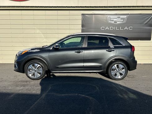Used 2022 Kia Niro EX w/ Cold Weather Package image 7