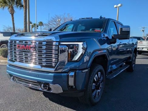 New 2026 GMC Sierra 2500 Denali w/ Technology Package AWD/4WD image 9