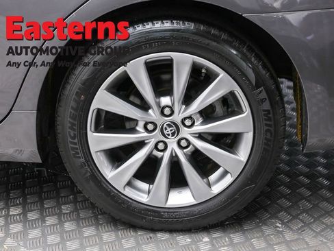 Used 2016 Toyota Camry XLE FWD image 8