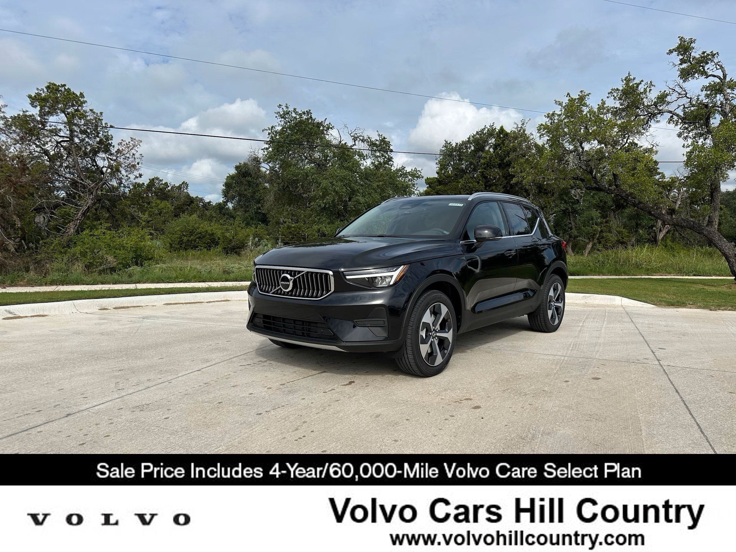 Used 2025 Volvo XC40 B5 Core w/ Protection Package Premier AWD/4WD image 1