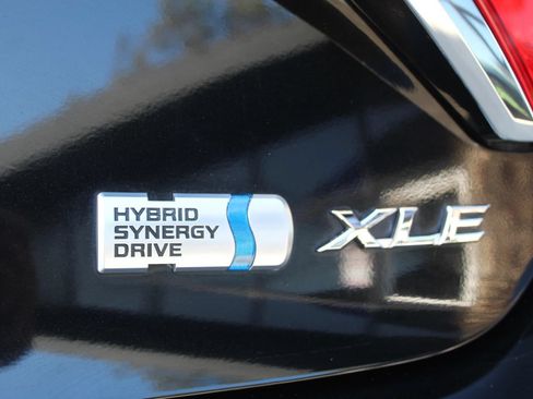 Used 2015 Toyota Camry XLE w/ Moonroof Package FWD image 34