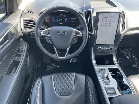 Used 2024 Ford Edge Titanium AWD/4WD image 14