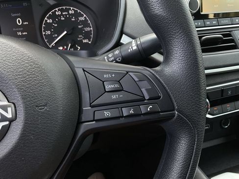 Used 2024 Nissan Altima 2.5 S FWD image 25