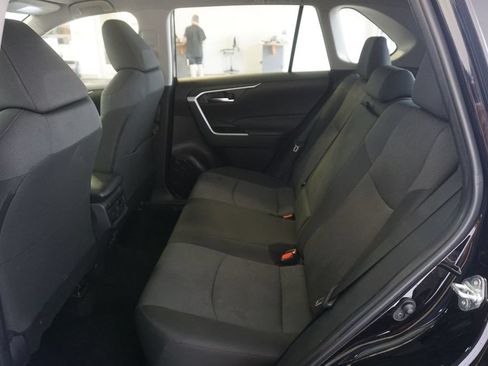 Used 2025 Toyota RAV4 XLE AWD/4WD image 18