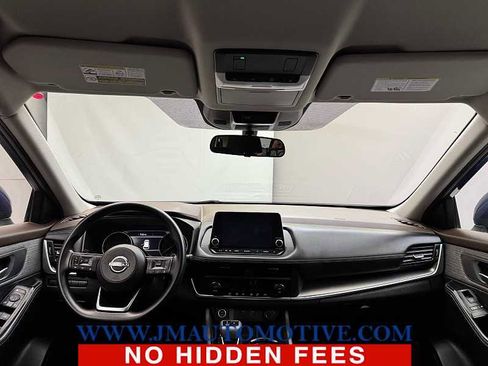 Used 2023 Nissan Rogue SV image 11