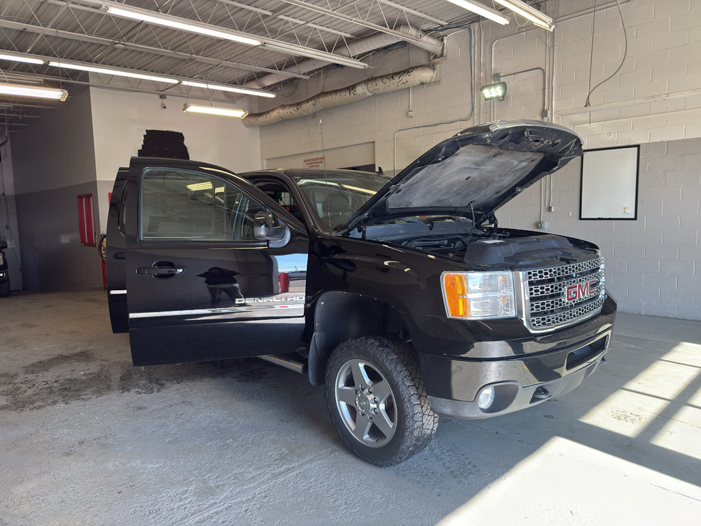 Used 2012 GMC Sierra 2500 Denali w/ Snow Plow Prep Package AWD/4WD image 9