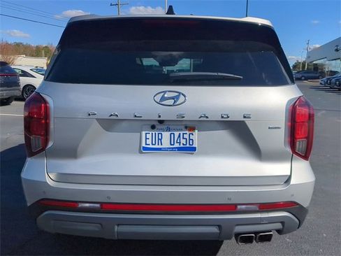 Used 2024 Hyundai Palisade Limited image 5