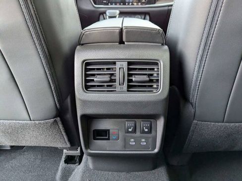 New 2025 Nissan Rogue Platinum w/ Platinum Premium Package image 16