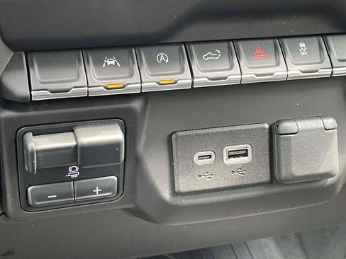 Certified 2023 GMC Sierra 1500 Pro w/ Pro Value Package AWD/4WD image 24